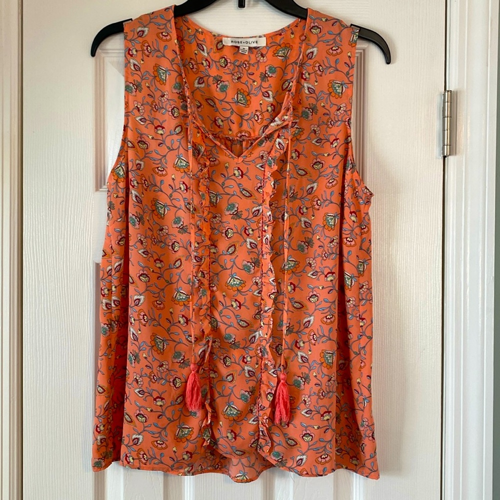 ROSE + OLIVE Sleeveless Ruffle Front Blouse Coral Floral in Size Medium